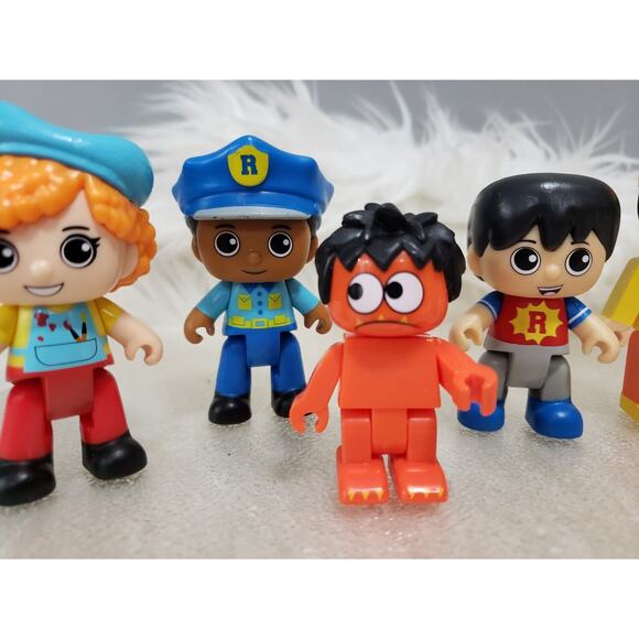 Lot Of 8, 2.5” Ryans World Lego Figures Loose - Picture 5 of 10